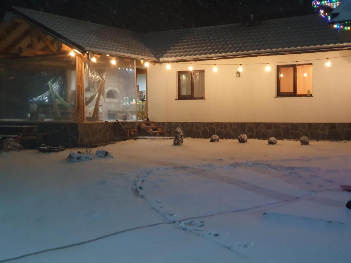 Casa Axa Hotel Paraul Carjei ภายนอก รูปภาพ