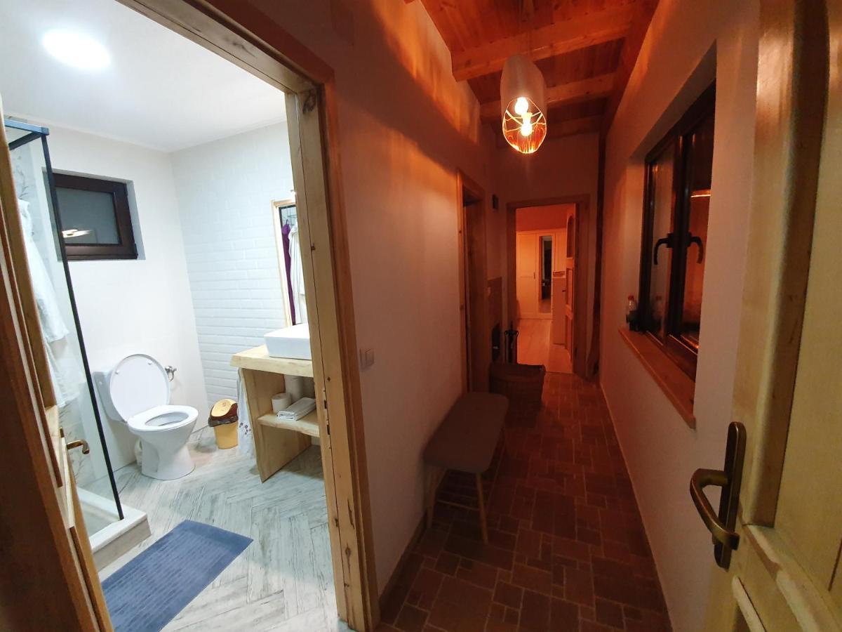 Casa Axa Hotel Paraul Carjei ภายนอก รูปภาพ